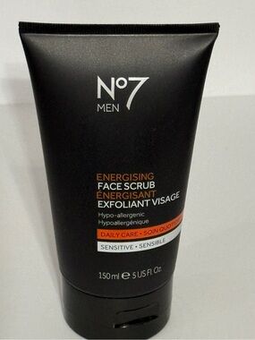 No7 Men Energising Face Scrub — Black